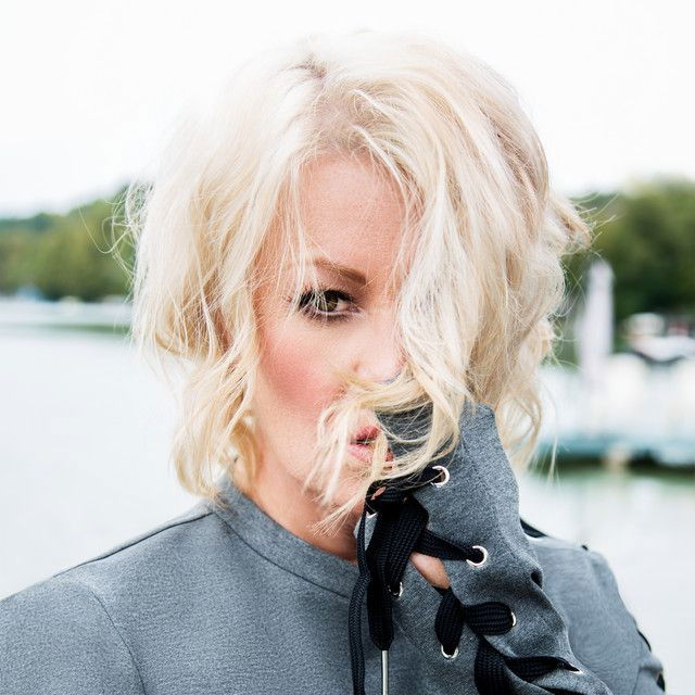 Jann Arden profile