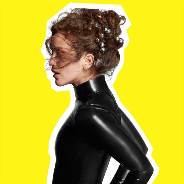 Rae Morris profile